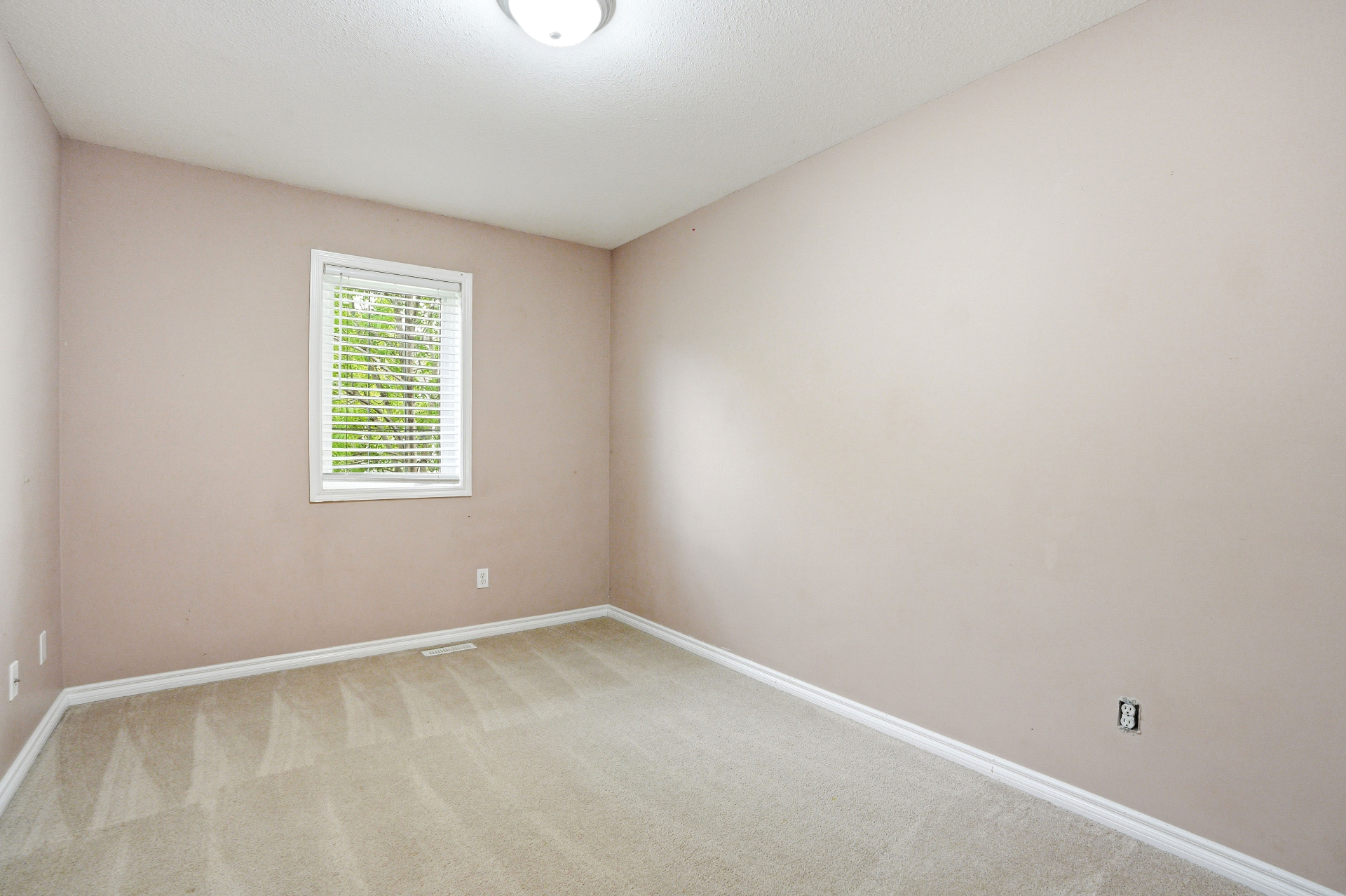 Briarwood 联排别墅｜边套3房2卫单车库-21-138 Banyan Cres——林与唐地产 - 9